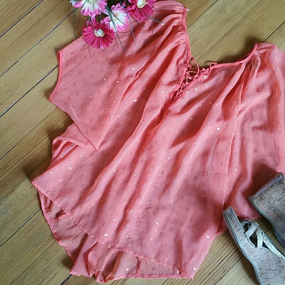 BKE Tops - { BKE Boutique} Flowing V Neck Top ♡